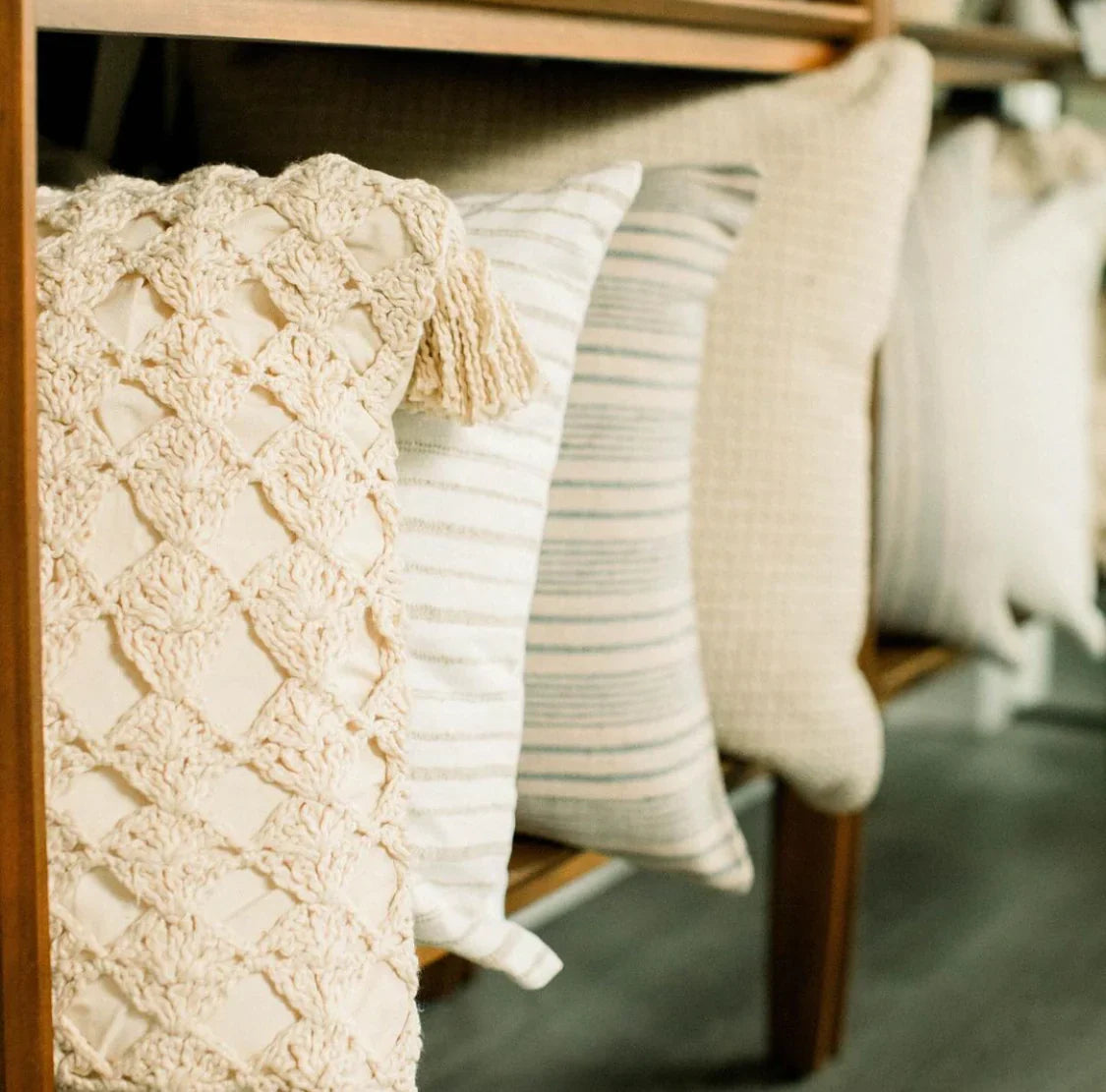 Pillows & Throws